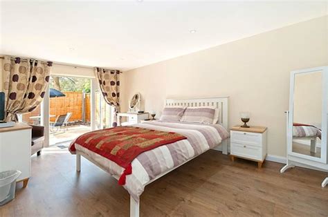 EVERSLEIGH WOODLAND LODGES (Shadoxhurst) - Lodge Reviews & Photos ...