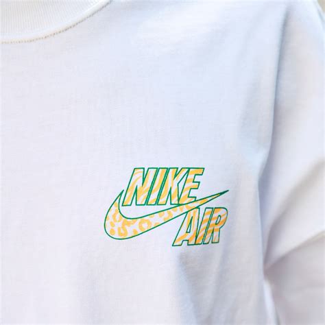 NIKE AS M NSW TEE OS BRANDRIFFS LBR WHITE 23SU-I（ナイキ NSW OS BRANDRIFFS ...