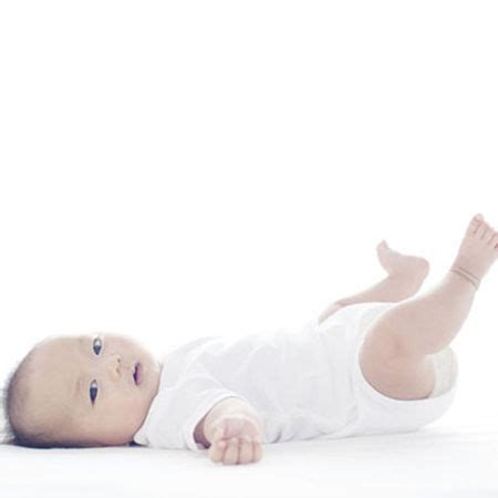 11个月的宝宝发育标准 十一个月男女宝宝身高体重(2) - 妈妈育儿网