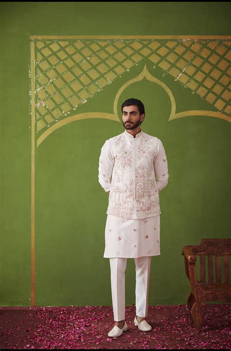 Buy Ivory Resham Hand Embroidered Waistcoat Kurta Set for Men Online in ...