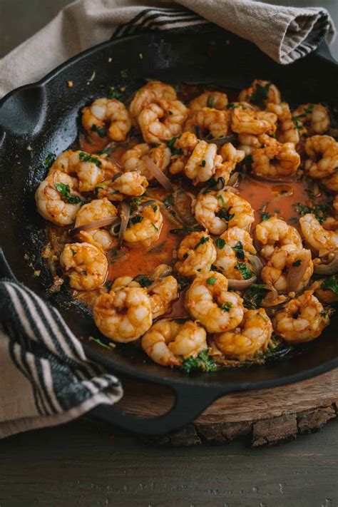 Camarones al Mojo de Ajo (Mexican-Style Garlic Shrimp) - Muy Bueno