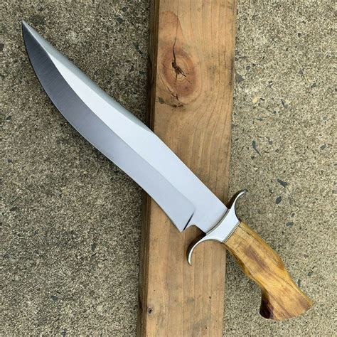 CUSTOM HANDMADE D2 STEEL HUNTING KNIFE WITH LEATHER SHEATH – NB CUTLERY LTD