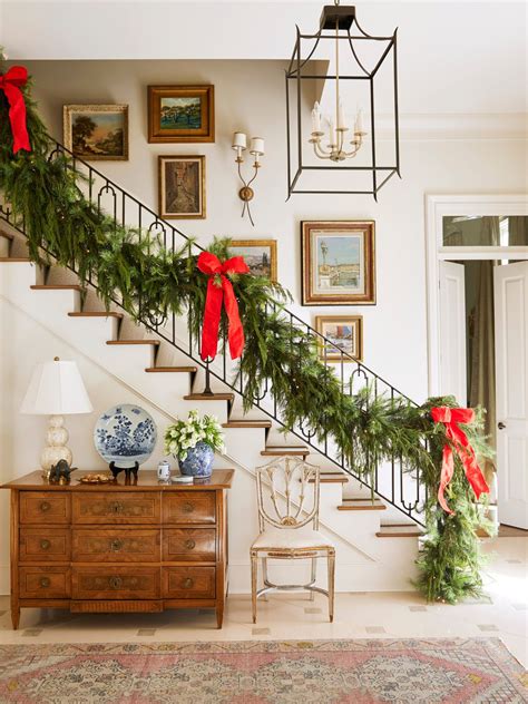 45 DIY Christmas Garlands to Drape Your Home in Holiday Cheer