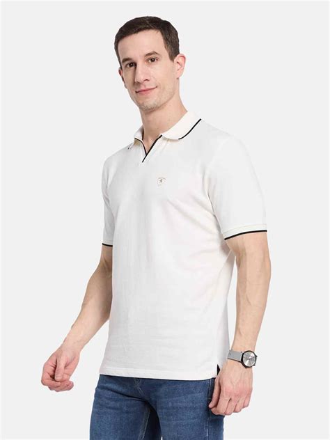 Octave Men Colourblocked Polo Collar T-shirt
