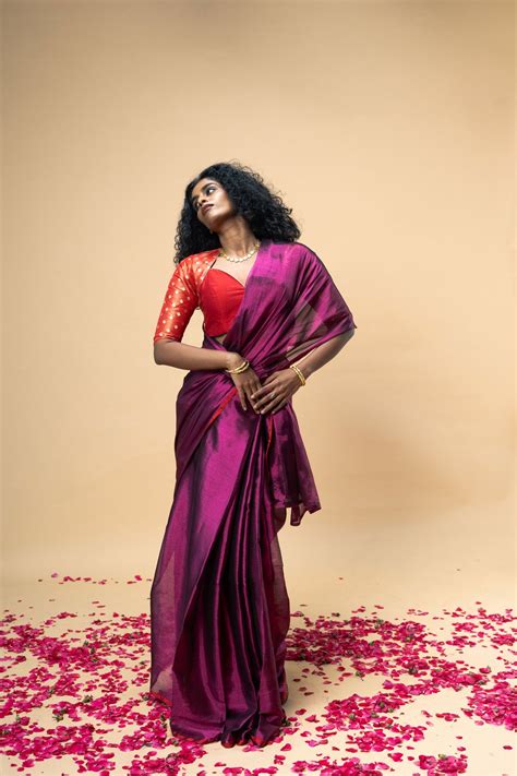 Buy Purple Handwoven Tissue Saree With Red Border | Huts and Looms