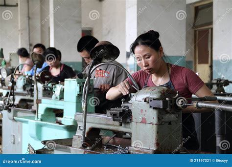 Overworked Factory Worker 的图像结果