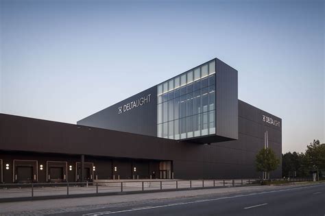 Factory Building 的图像结果