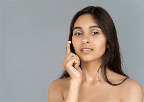 Benefits Of Hyaluronic Acid for Skin - The Pink Foundry