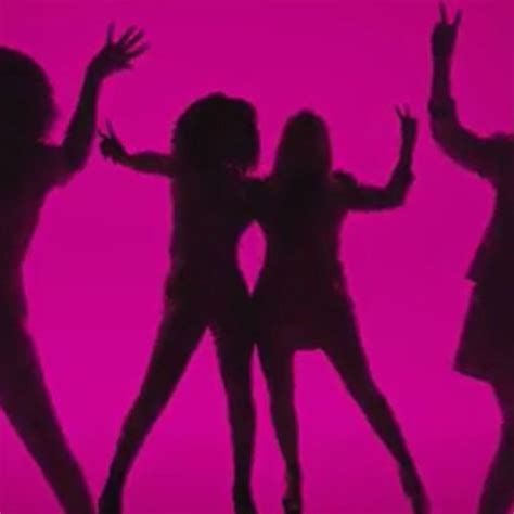 Rebecca Lewis, Reporter - HELLO! - Page 43