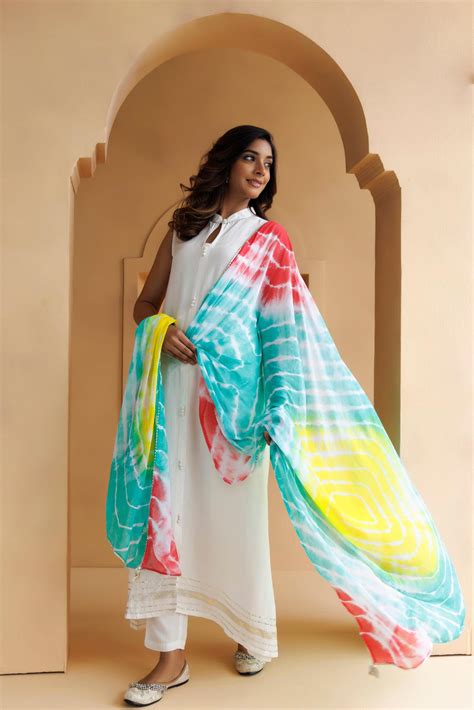 Buy White Pure Cotton Kurta Set & Leheriya Dupatta – Geroo Jaipur