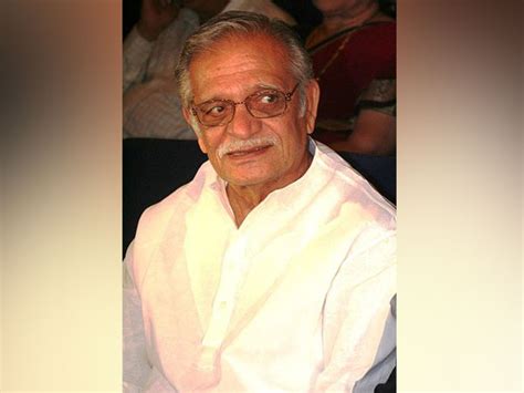 Smriti Irani pays poetic tribute to Gulzar for making lives 'gulzar ...