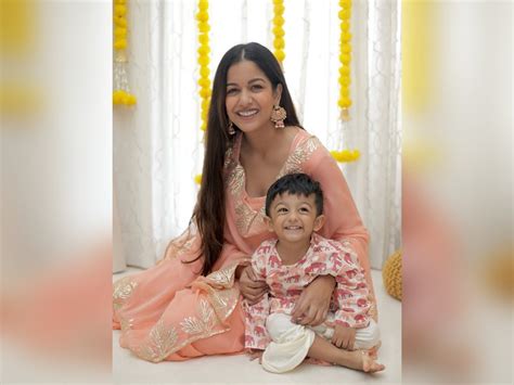 Ishita Dutta shares a fun glimpse of the 'Saturday nights with the Seths'