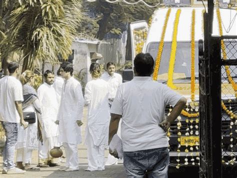 Sulakshana Pandit Death Funeral Photos Update | Mumbai News