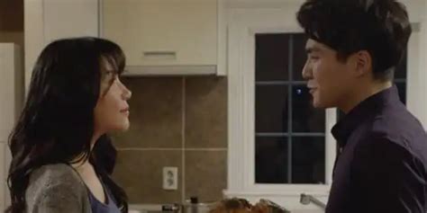 韩国电影《妈妈的朋友3》儿子泡上了妈妈的闺蜜，阻力最大的却是爸爸？_凤凰网娱乐_凤凰网