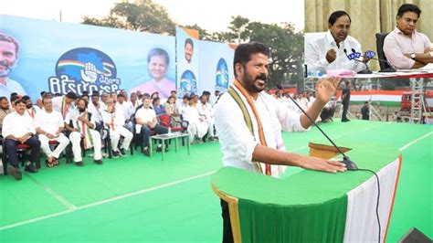 Revanth Reddy : సోనియా గాంధీ అలా చేయకపోయుంటే కేసీఆర్, కేటీఆర్ ...