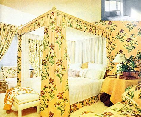 See 70 beautiful vintage canopy beds from the 1970s - Click Americana