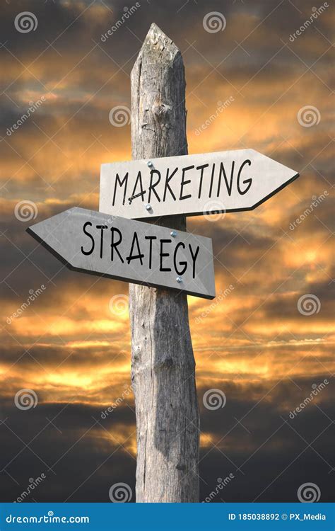 Marketing Strategy Sign Post 的图像结果