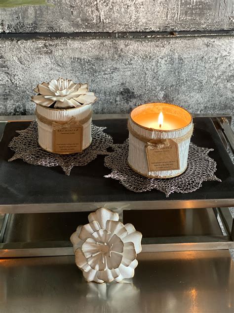 Hibiscus flower Lid with Mini Tin - White & Gold I Soy Wax Candle ...