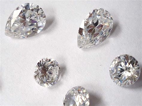How To Tell If It's A Real Diamond Or Fake | Paul Smith