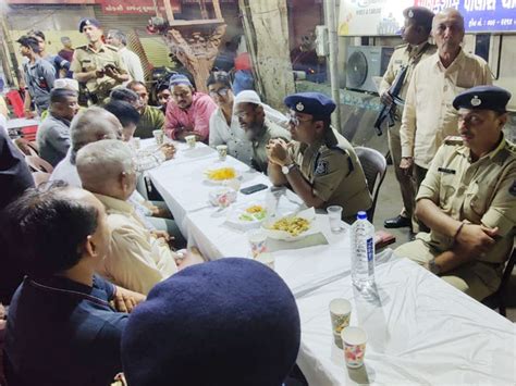 Now even senior citizens will enjoy the test of food in Manekchowk ...