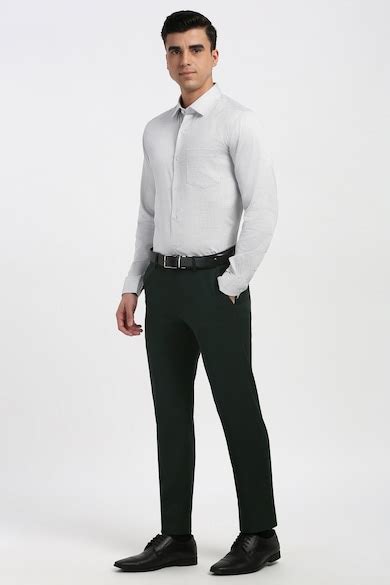 Buy Men Green Solid Formal Trousers Online - 39975397 | Peter England
