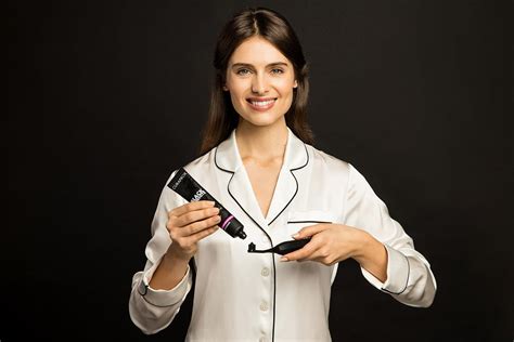 Instructions: Brushing teeth correctly with an electric toothbrush ...