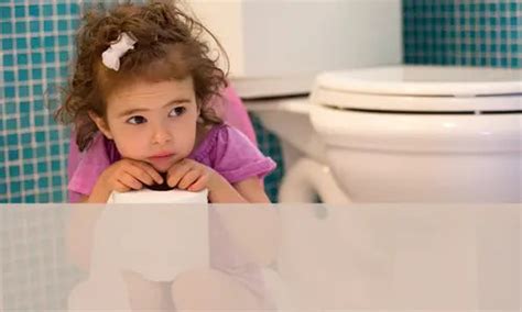 Potty Training Baby Girls: When & How | SuperBottoms