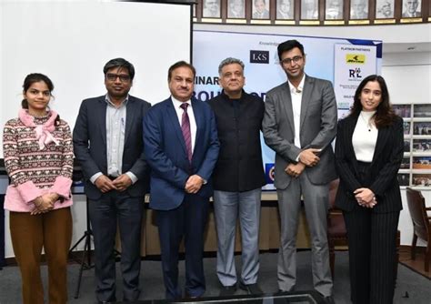 Women Constitute Less Than 20% Of Overall Workforce In India: CFA ...