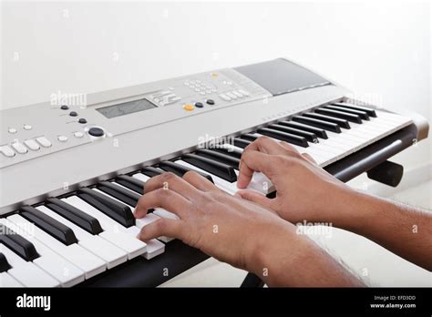 Rezultat imagine pentru Keyboard Musik