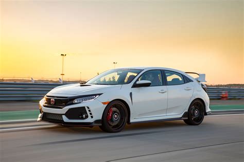2019 Honda Civic Type R pictures, specs and price | CarsXA