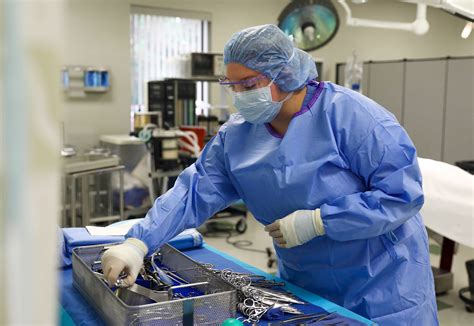 Complete Guide: How to Become a Surgical Technologist - Baker College