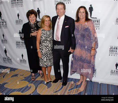 Patrick wayne and melinda wayne munoz hi-res stock photography and ...