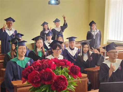 深圳北理莫斯科大学举行2021届优秀毕业生表彰大会及颁奖仪式-深圳北理莫斯科大学