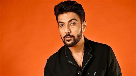 Actor-Chef Ranveer Brar Suffers Spine Injury, Fractures C6 & C7 ...