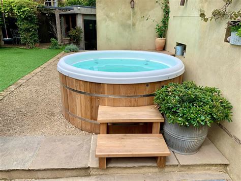 Here's How & Where to Rent a Hot Tub by the Hour - Peerspace