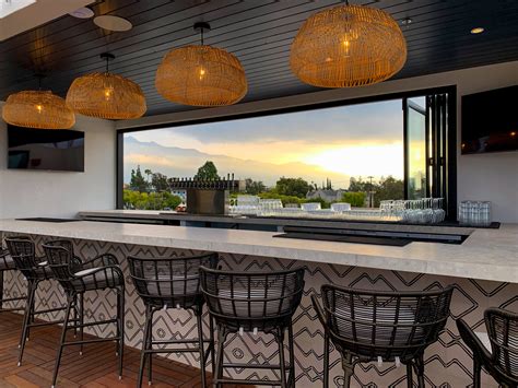 5 Best Outdoor Patio Bars in Pasadena for Summer