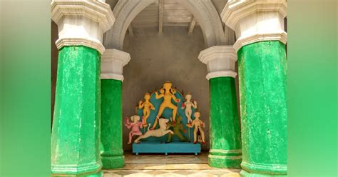 Check Out A 500-Yr-Old Pujo With Your Squad Or Spend A Day With Idol ...