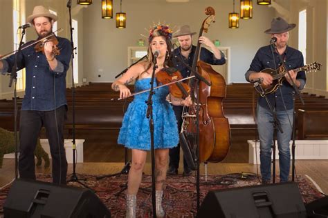 Sierra Ferrell Husband: All You Need to Know! - celehusband