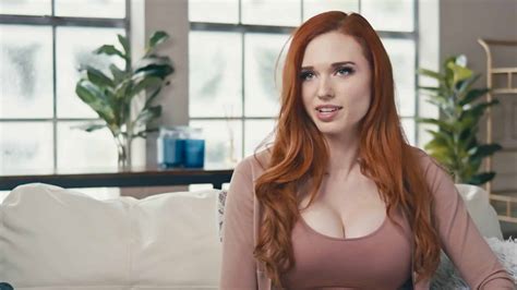 Naked Truth About Amouranth (aka Kaitlyn Siragusa): Age, Height - Net Worth Post