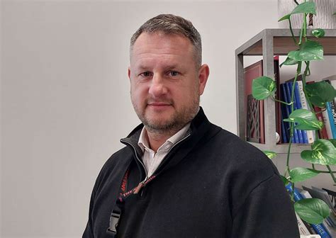 Locking phones in Yondr pouches at John Wallis Academy in Ashford has ...