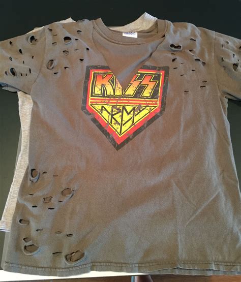 24 diy ripped shirt ideas how to distress a tee – Artofit