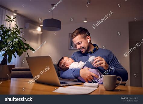 Fatherhood Work Home Young Working Father库存照片2093103295 | Shutterstock