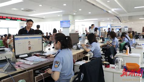 湖南双峰县：“容缺受理”助企业办证再提速_腾讯新闻