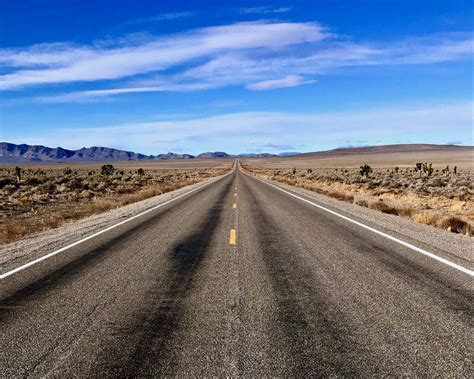 Download wallpaper 1280x1024 road, asphalt, desert, distance, horizon ...