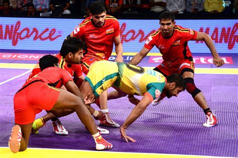 Bengaluru Bulls start title defence with victory over Patna Pirates in ...