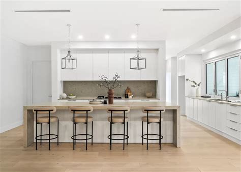 For Sale: Pristine modern home, Heritage Dr | Boulevard