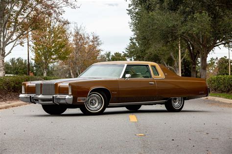 1976 Chrysler Imperial Curbside Classic: 1976 Chrysler New Yorker