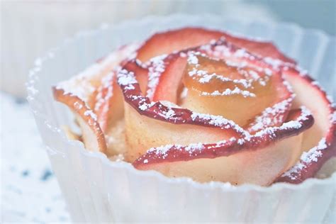 Mini Apple Rose Tarts 的图像结果