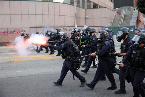 National Guard troops arrive in Los Angeles after immigration protests turn violent - ABC News