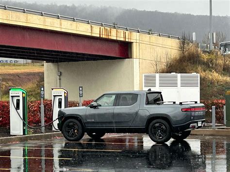 Gateway Travel Plaza (1) | Breezewood, PA | EV Station